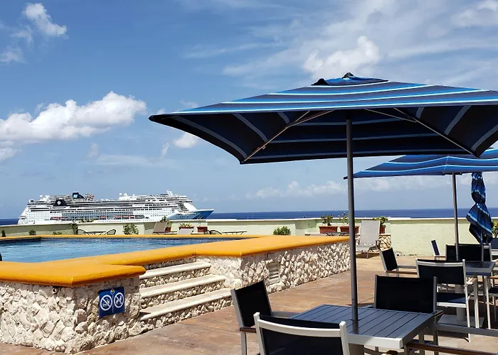 Hotel Plaza 3*